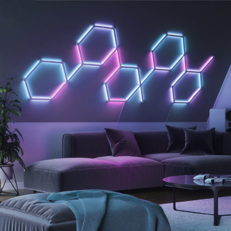 Nanoleaf Lines mit farbiger Beleuchtung im Wohnzimmer